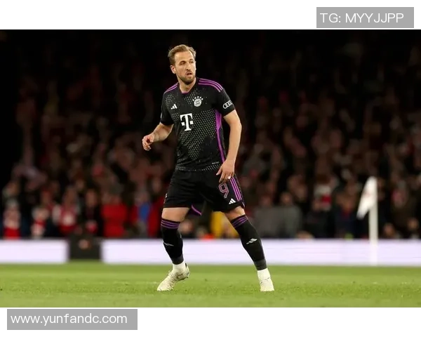 格雷茨卡：从青年才俊到足球巨星的成长之路与未来展望